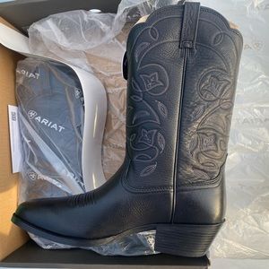 BRAND NEW! Ariat Heritage Boots!